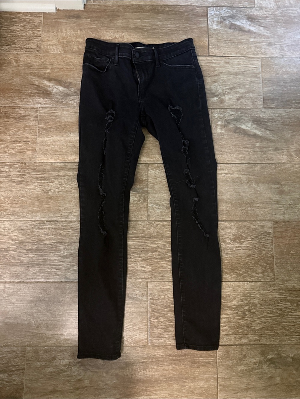 Women’s Black washed Distressed Skinny Jeans Levi’s